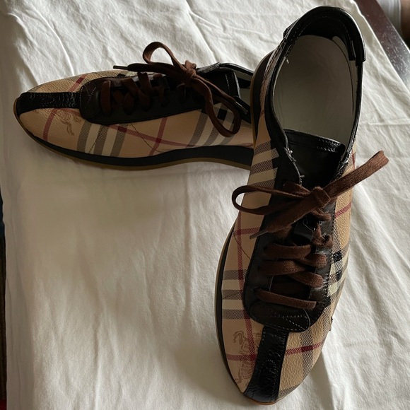 Burberry London Women’s Sneakers - Picture 2 of 12